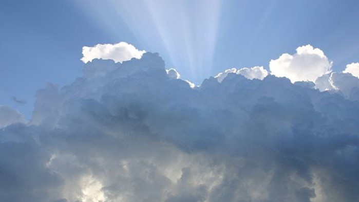 През нощта валежите от северозапад ще продължат спират, а облачността