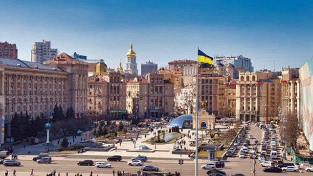 Украинският парламент прие държавен бюджет с два пъти по-малко приходи, отколкото разходи