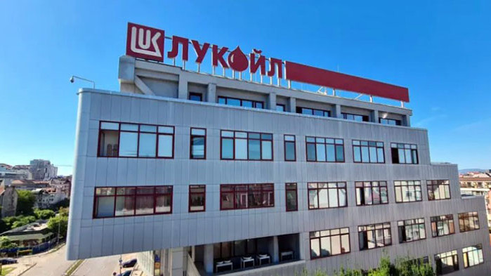 „Лукойл“: Шокът при доставките не може да бъде избегнат