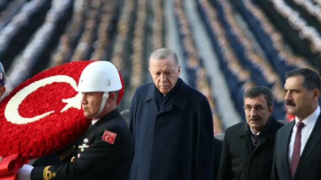 Турция почита 85-та годишнина от смъртта на „бащата на нацията“ Кемал Ататюрк (СНИМКИ)