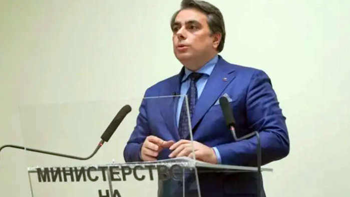 Красимир Вълчев показва математиката на Асен Василев за учителските заплати