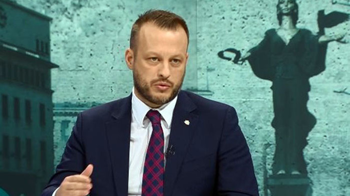 Според Йордан Терзийски от ПП нямало как за 3 дни рафинерията да промени начина си на работа