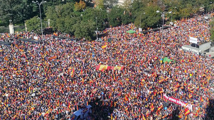170 хиляди испанци протестираха срещу закона за амнистиране на каталунските сепаратисти