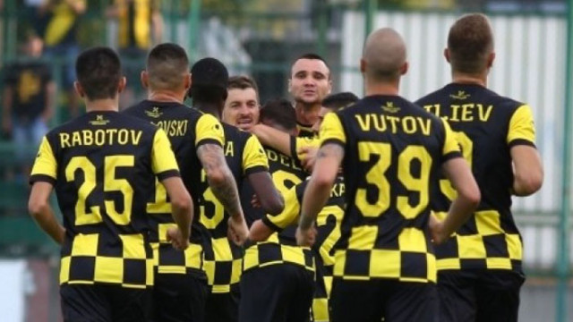 Новите собственици на Ботев Пд се отказаха от клуба