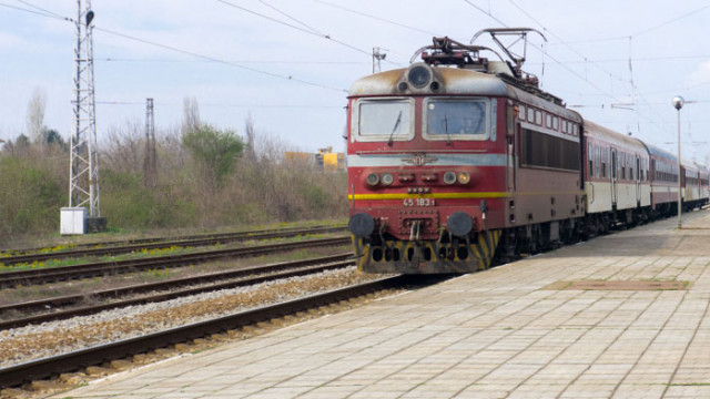 Мъж скочи пред влака Карлово - Пловдив