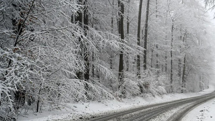 Снегонавявания има и в района на Провадия и Ветрино, затворен