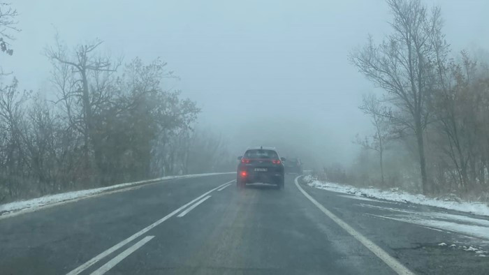 Студена сутрин във Варна, възможни заледявания