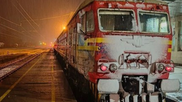 Лошото време спря влаковете по 4 линии, повече от 10 часа закъснения