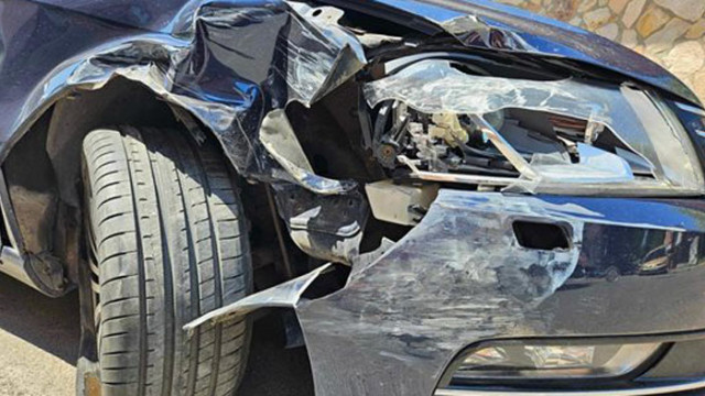 Лек автомобил катастрофира в крайпътно заведение по пътя Карнобат