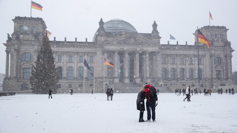 Германия призова гражданите си да останат вкъщи заради зимни бури