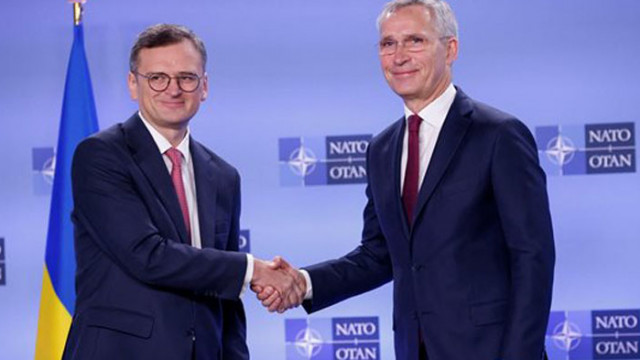 В Брюксел започва среща между украинския външен министър и колегите му от НАТО
