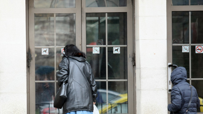 Продължава реставрацията на историческата сграда в София - столичните хали. Днес