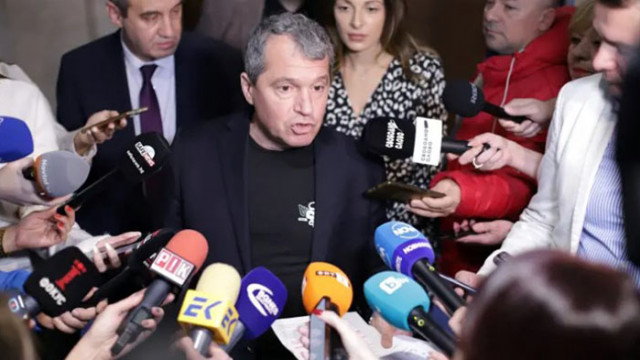Тошко Йорданов: През 2025 г. Василев предвижда продажбата на 700 хил. дка от Държавния поземлен фонд