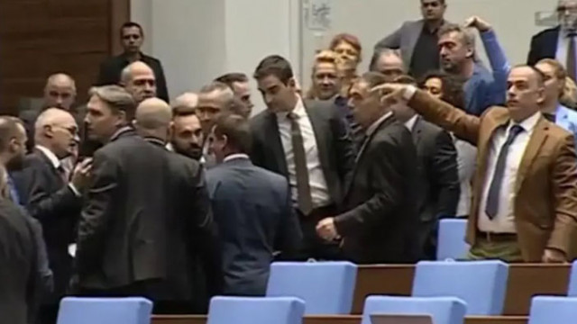 Бутаница между депутати и прекратено пленарно заседание след избора на подуправител на НЗОК