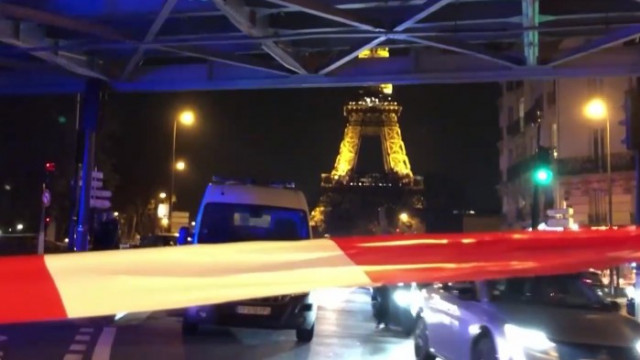 Радикален ислямист нападна минувачи в центъра на Париж, има жертва и ранени