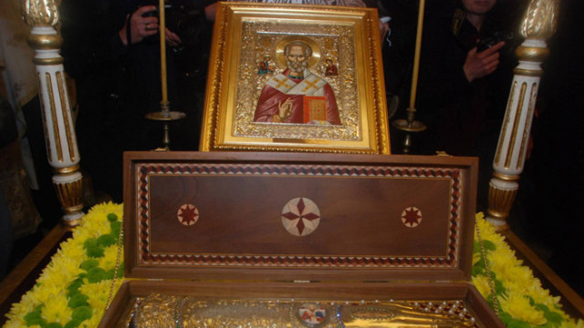 Днес 6 декември празнуваме Никулден и почитаме Свети Николай Чудотворец