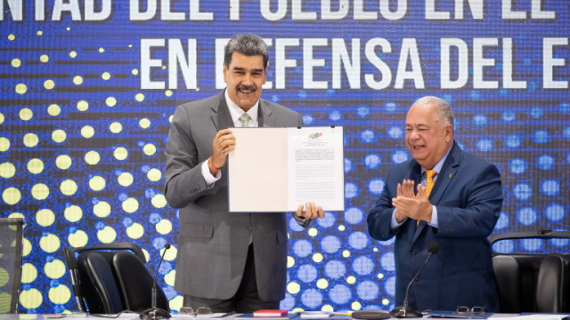 Президентът на Венецуела Николас Мадуро обявява територията Есекибо оспорвана с