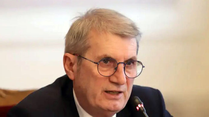 Не правя циркове, а си върша работата. Не може всички