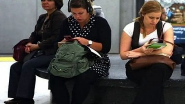 От депресия до мисли за самоубийство: Рисковете нарастват, ако прекарвате над 4 часа със смартфона