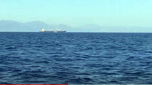 Товарен кораб плаващ под либерийски флаг се запали днес в