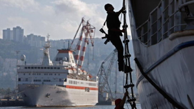 Българският търговски кораб Руен плаващ под малтийски флаг може да