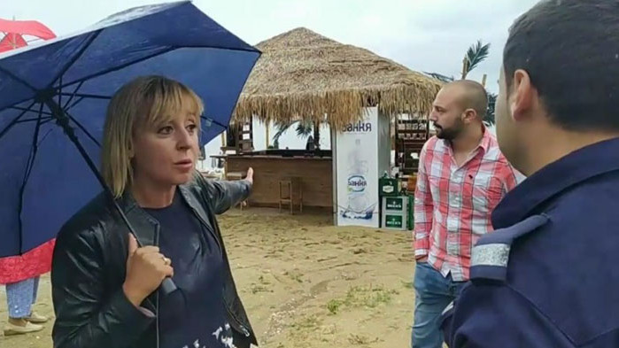 Манолова държа тон на полицай: Извикали сме ви преди половин час!