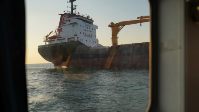 Може ли отвлеченият в Арабско море кораб Руен на който