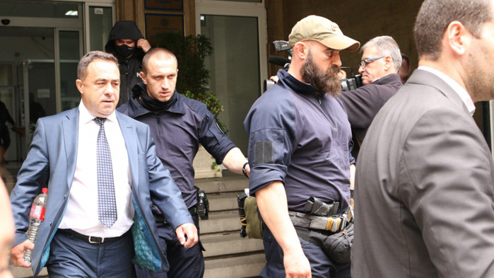 Отведоха зам.-министър на МОСВ на разпит заради вноса на боклук