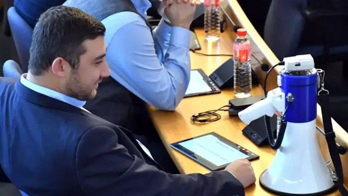 Контрера, ВМРО: ПП-ДБ съвсем я закъсаха, като с коледната украса