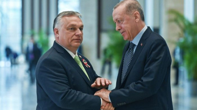 Лидерите на Унгария и Турция си размениха щедри подаръци Това