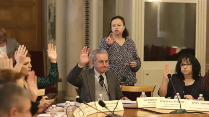 Комисията по бюджет и финанси към НС окончателно прие Бюджет