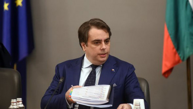 Асен Василев: Данъците са събрани на 98,4%, ще завършим с по-малък дефицит