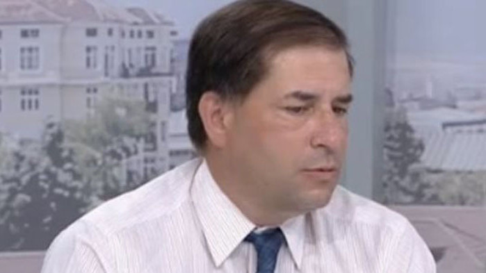 Борислав Цеков: Двойното гражданство отваря възможност за външно влияние