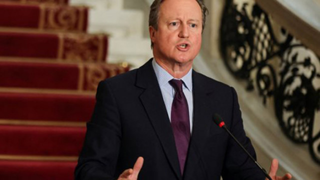 Британският външен министър Дейвид Камерън предупреди днес Иран колко е