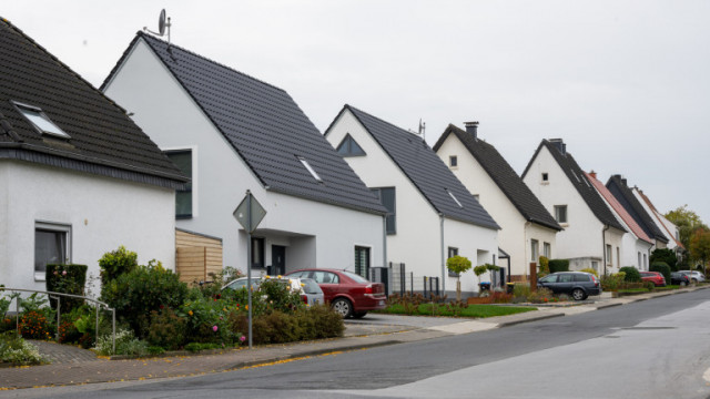 Цените на жилищните имоти в Германия продължават спада си Поредният