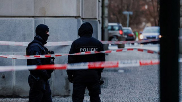 Журналист разсейвал стрелеца от Прага, за да не стреля по хората