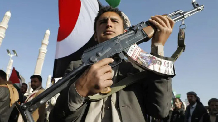 Плаващ под индийски флаг танкер за суров петрол в Червено