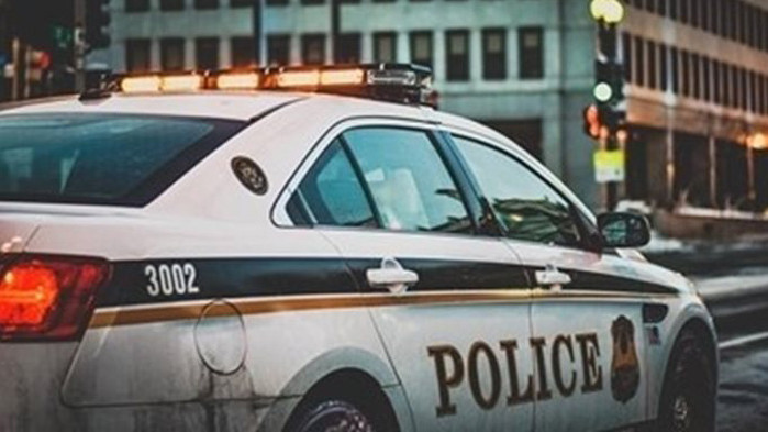 Мъж бе убит при стрелба в търговски център във Флорида.