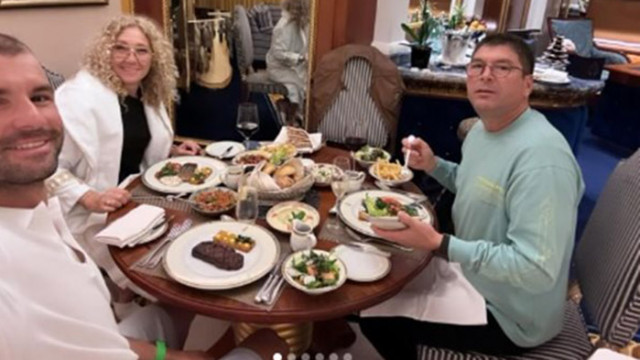 Григор Димитров бе заедно с родителите си на Бъдни вечер