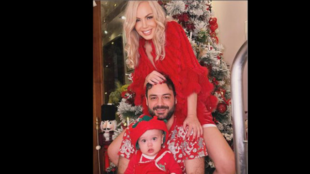 Камелия сподели семейна снимка навръх Коледа с която честити празниците