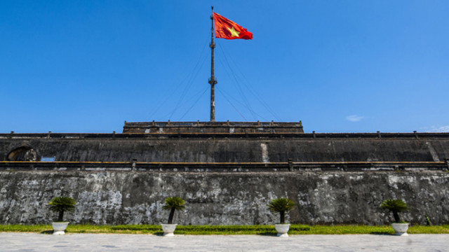 Управляваният от комунистическата партия Виетнам подобри връзките си с висшите световни