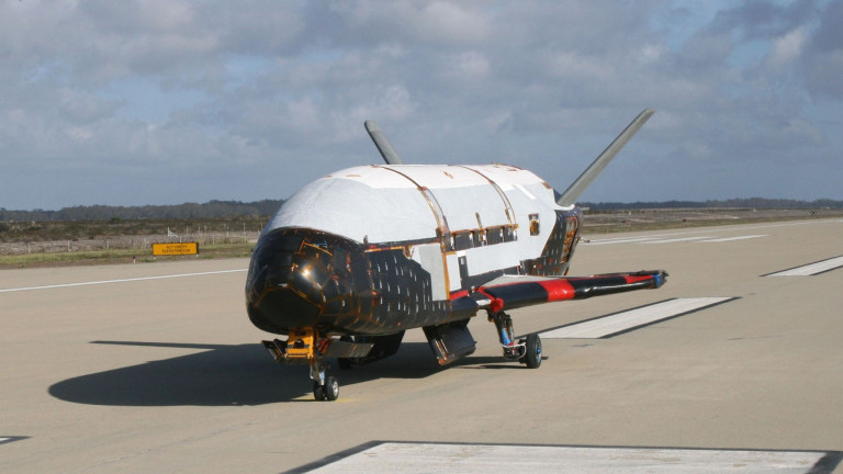 Секретният космически самолет X-37B на американската армия излетя от Флорида