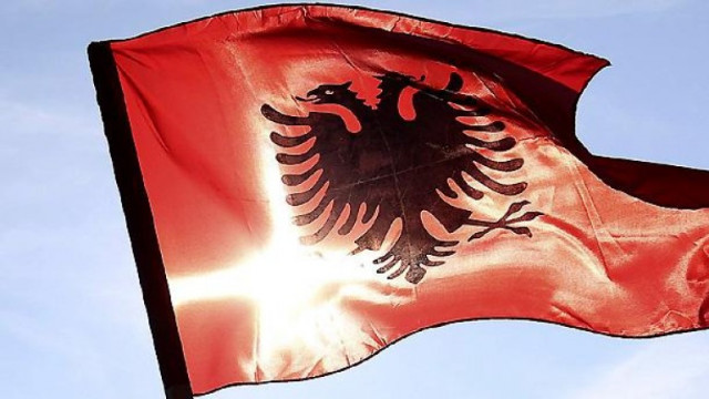 Съд в Албания в събота нареди бившият президент и премиер Сали