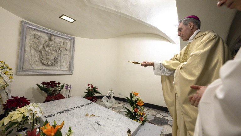 Във Ватикана отбелязаха една година от смъртта на папа Бенедикт XVI