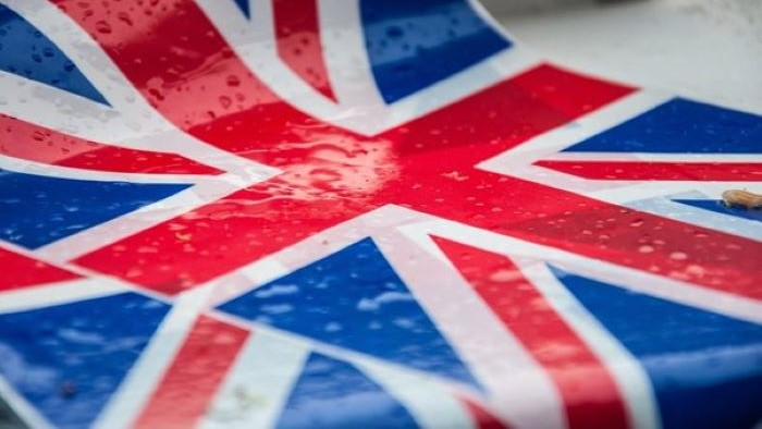 Обединеното кралство забрани на чуждестранните студенти да водят семействата си в страната