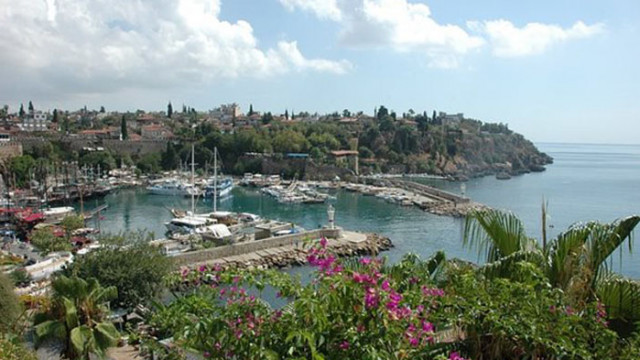 Провинция Анталия перлата на турския летен туризъм е посрещнала рекорден