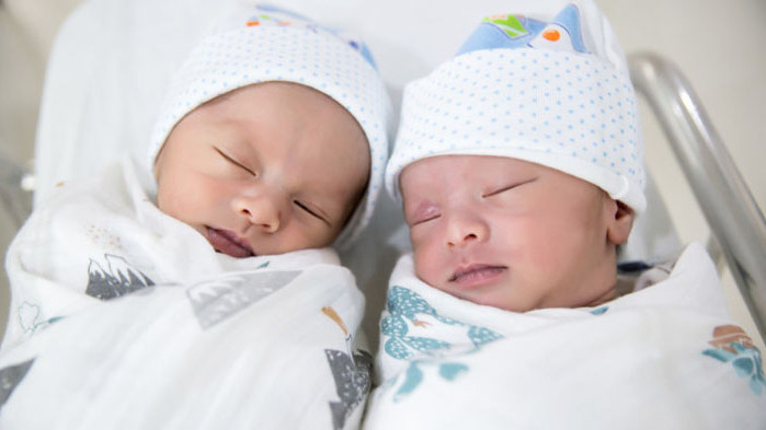 Близнаците, които се родиха в различни дни и години