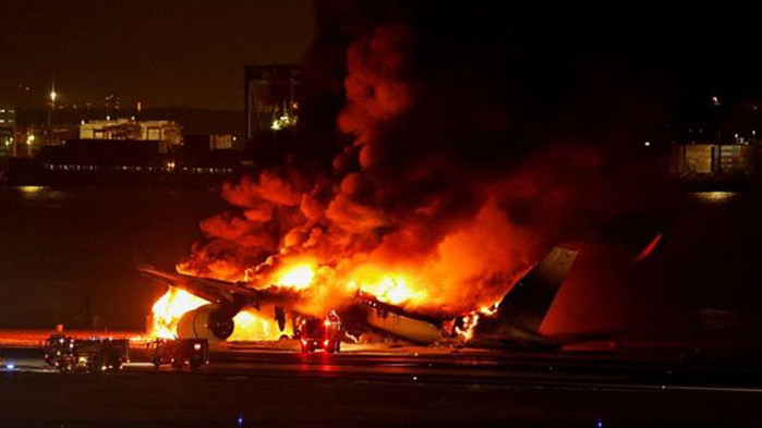 "Джапан Еърлайнс" оценява на над 104 млн. долара щетите от изгорелия си самолет
