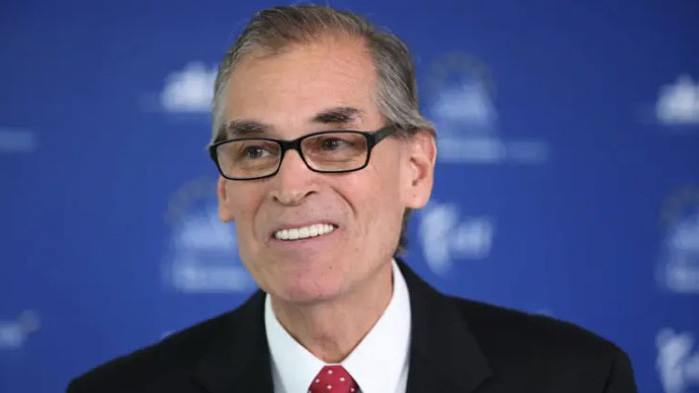 Винсент Кампос е бивш дипломат, стратег и анализатор в сферите