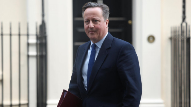 Външният министър на Великобритания Дейвид Камерън призна че е притеснен от